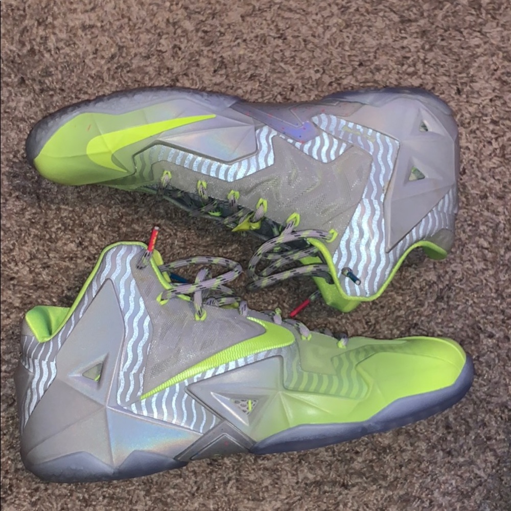 Nike lebron 11